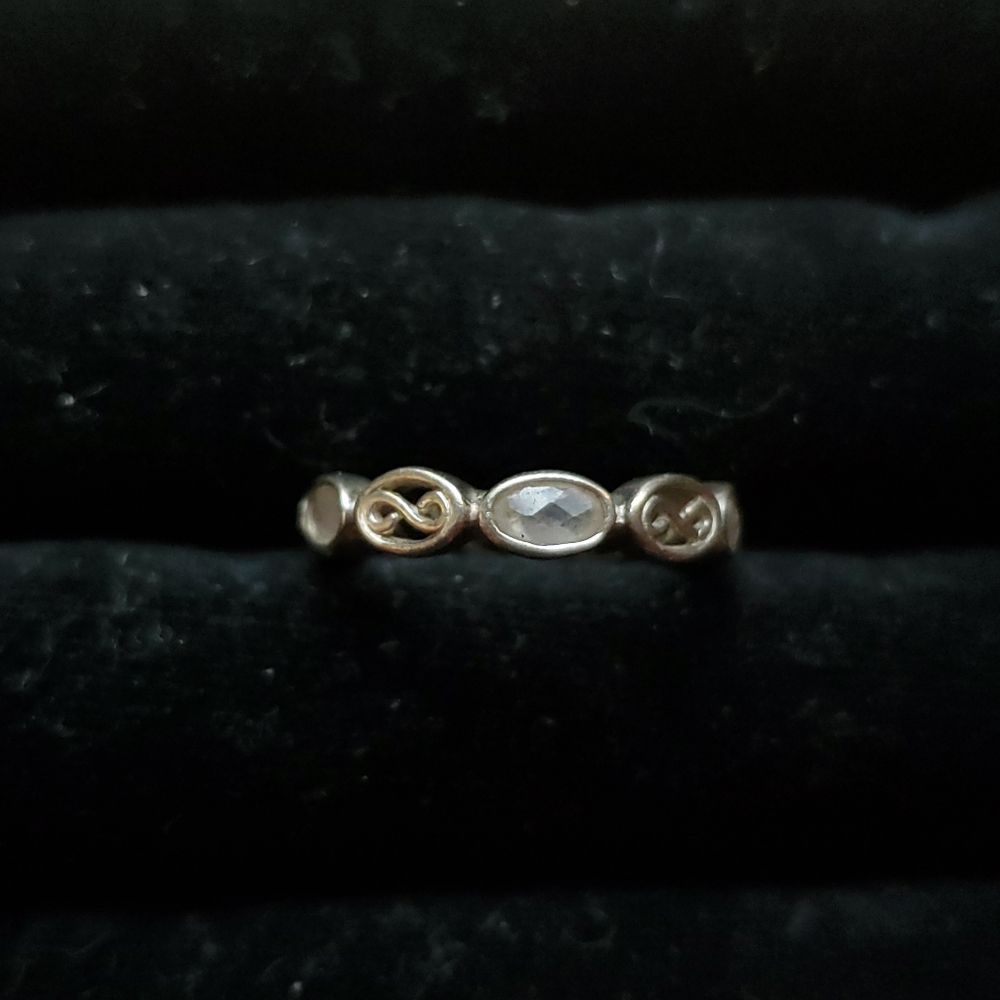 925 sterling silver ring with stones